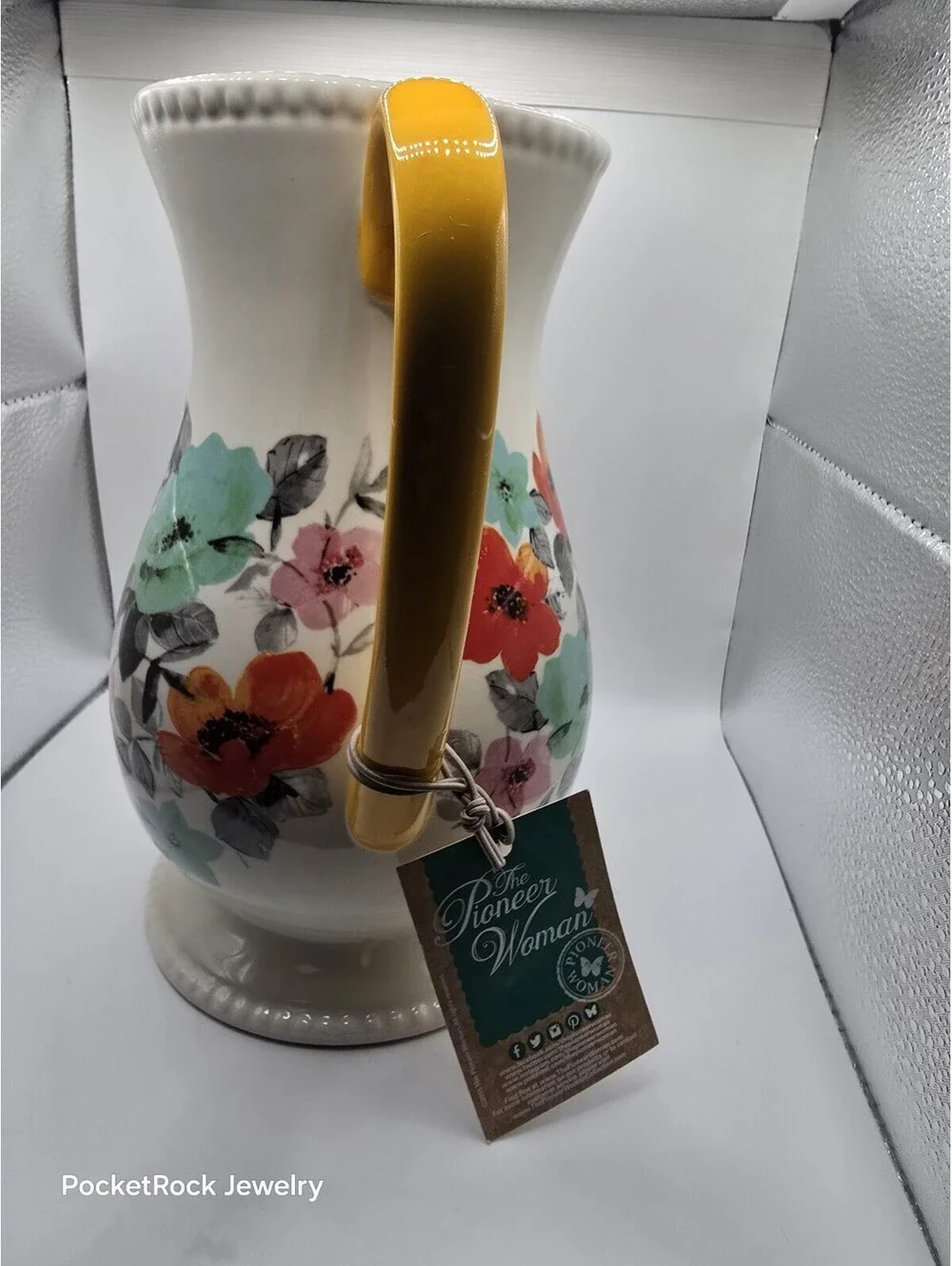 The Pioneer Woman Flea Market Decorated Floral 2-Quart Pitcher Brand New